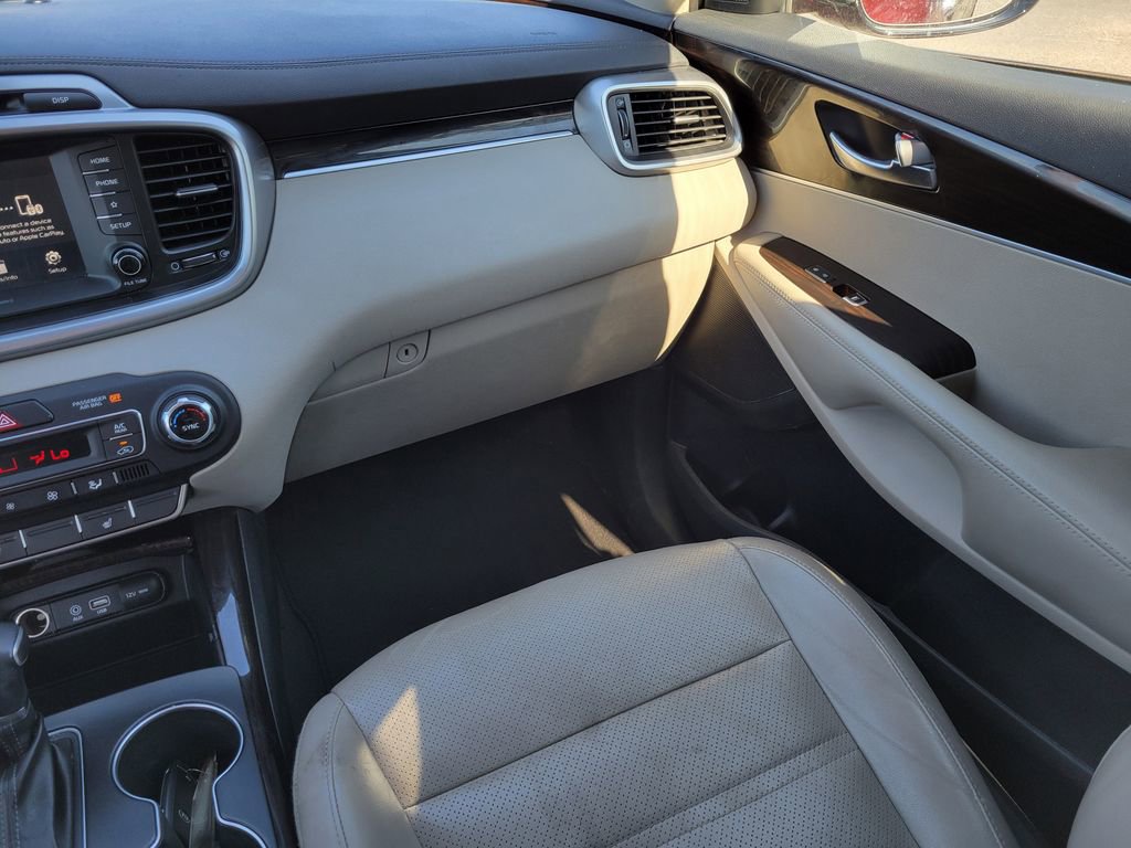 Used 2019 Kia Sorento EX image 22