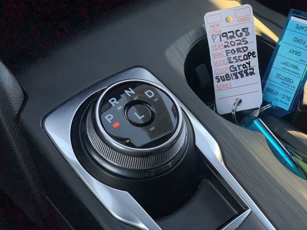 Used 2025 Ford Escape ST-Line image 13
