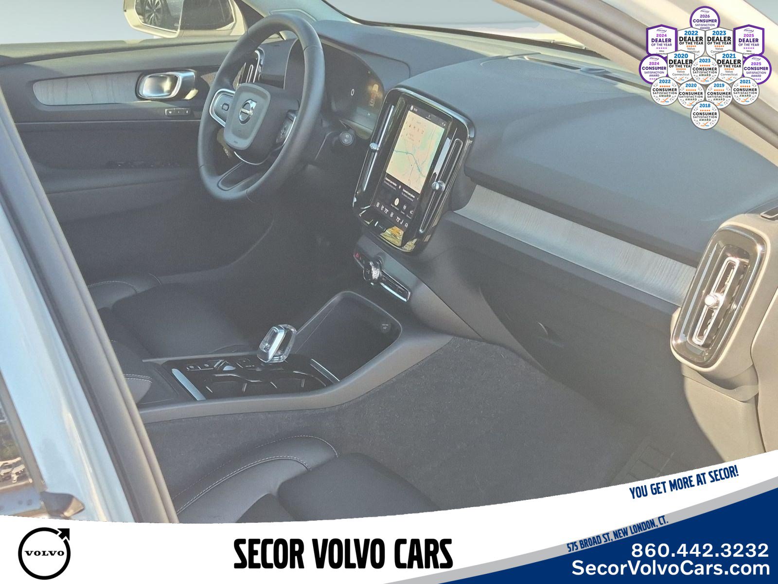 Certified 2023 Volvo XC40 B5 Plus w/ Protection Package Premier AWD/4WD image 24