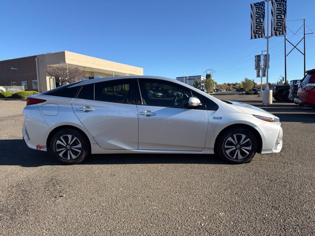 Certified 2018 Toyota Prius Prime Advanced w/ Carpet Mat Package FWD image 4