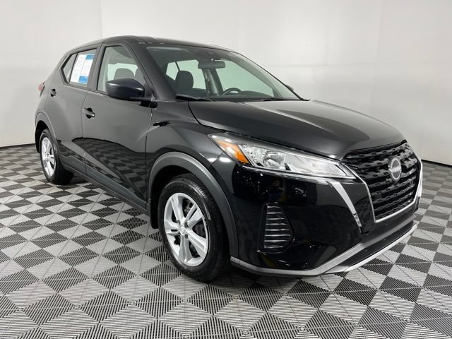 Certified 2025 Nissan Kicks Play S FWD image 3
