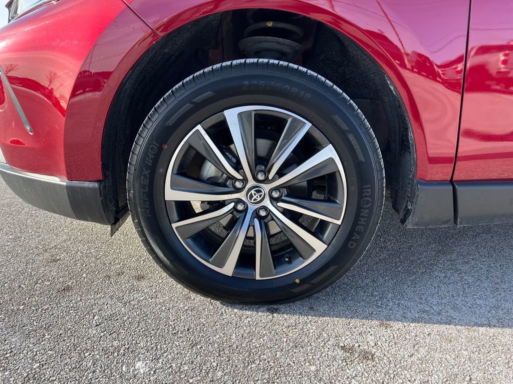 Used 2023 Toyota Venza LE image 27