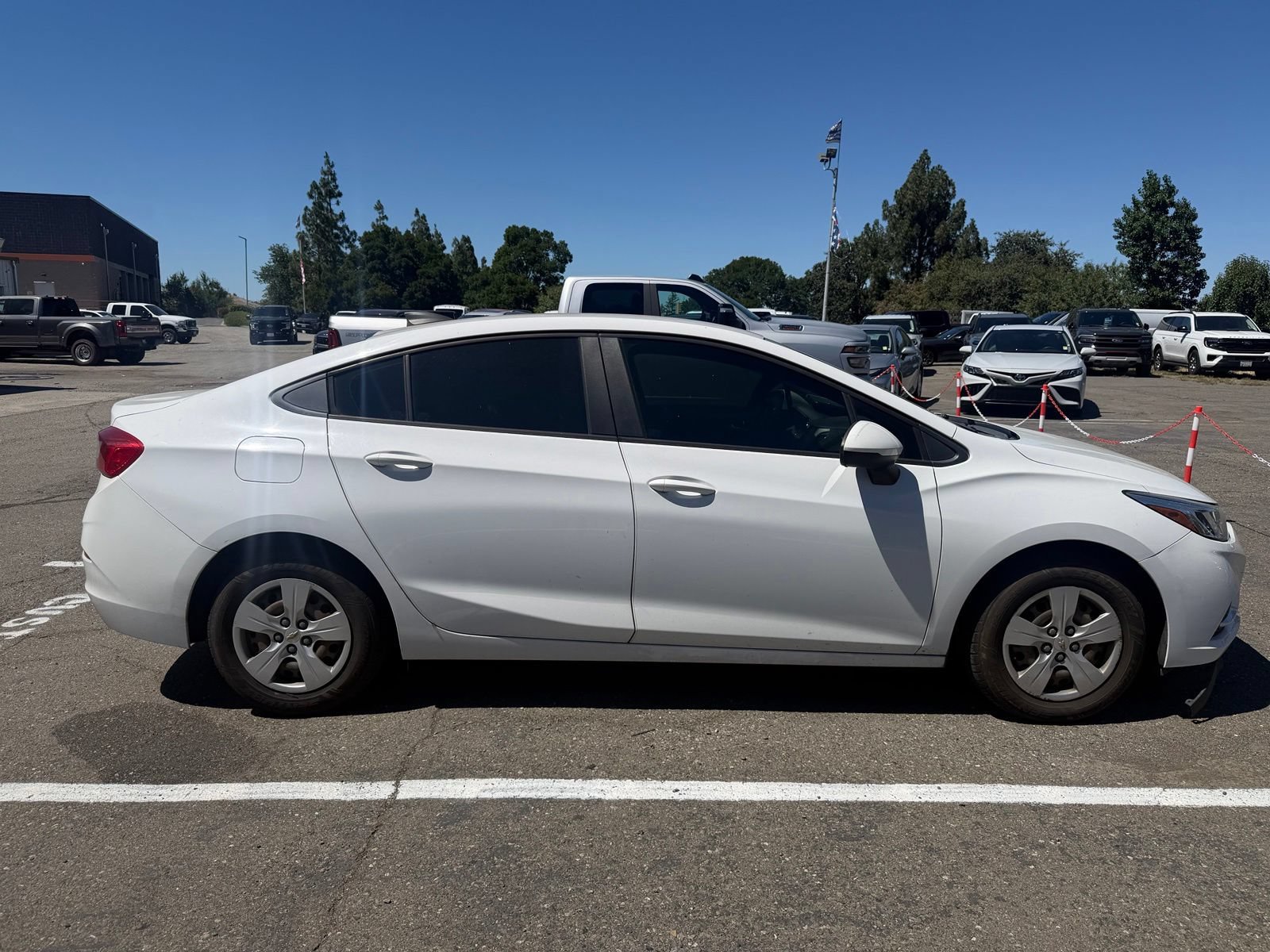 Used 2017 Chevrolet Cruze LS FWD image 6
