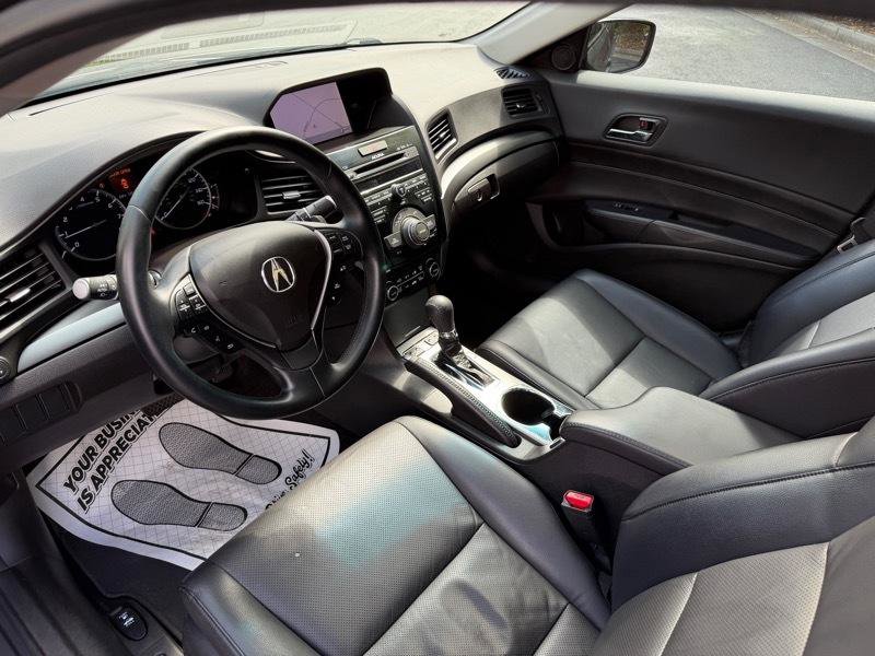 Used 2013 Acura ILX w/ Technology Package FWD image 25