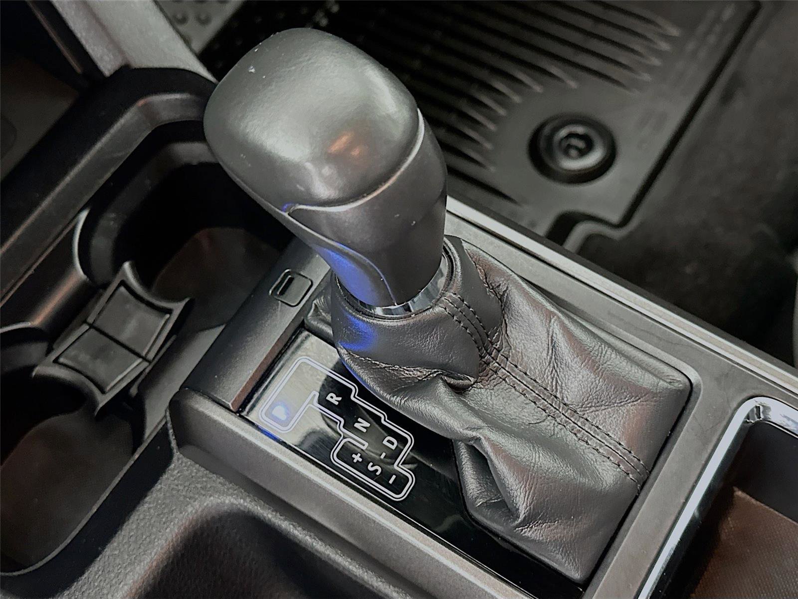 Certified 2018 Toyota Tacoma TRD Off-Road image 15