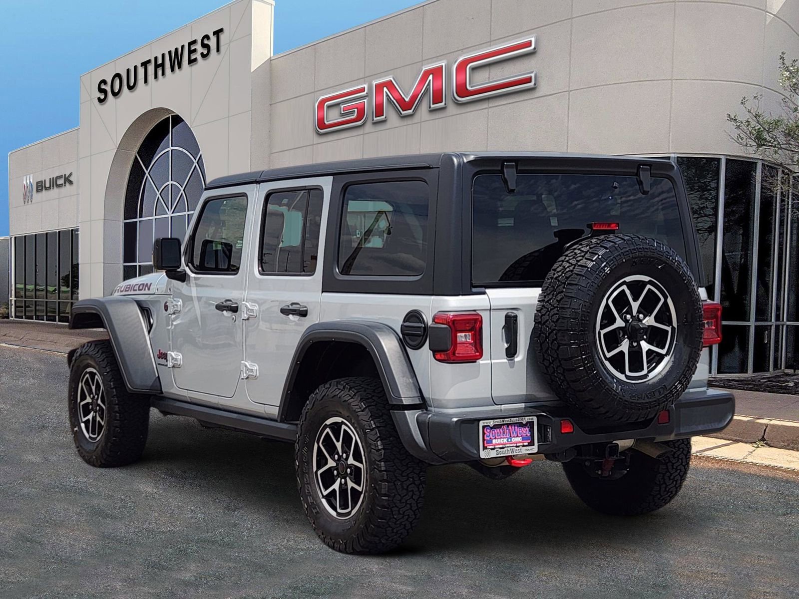 Used 2024 Jeep Wrangler Unlimited Rubicon AWD/4WD image 4