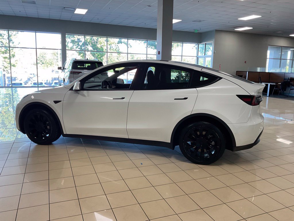Used 2022 Tesla Model Y Long Range AWD/4WD image 4