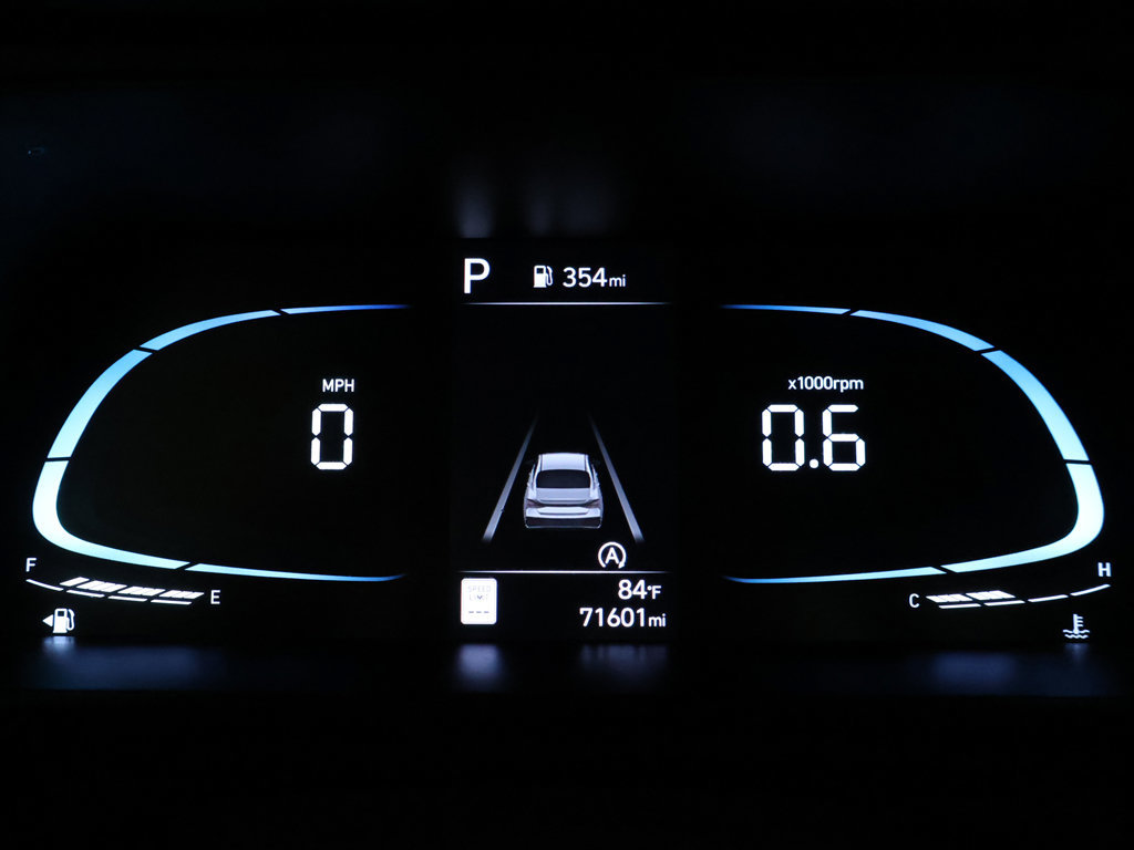 Used 2024 Hyundai Elantra SE FWD image 33