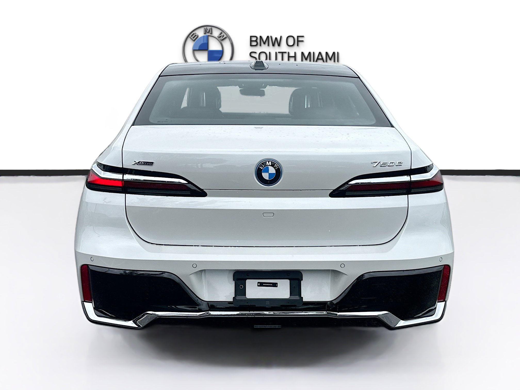 New 2026 BMW 750e xDrive w/ Premium Package image 5