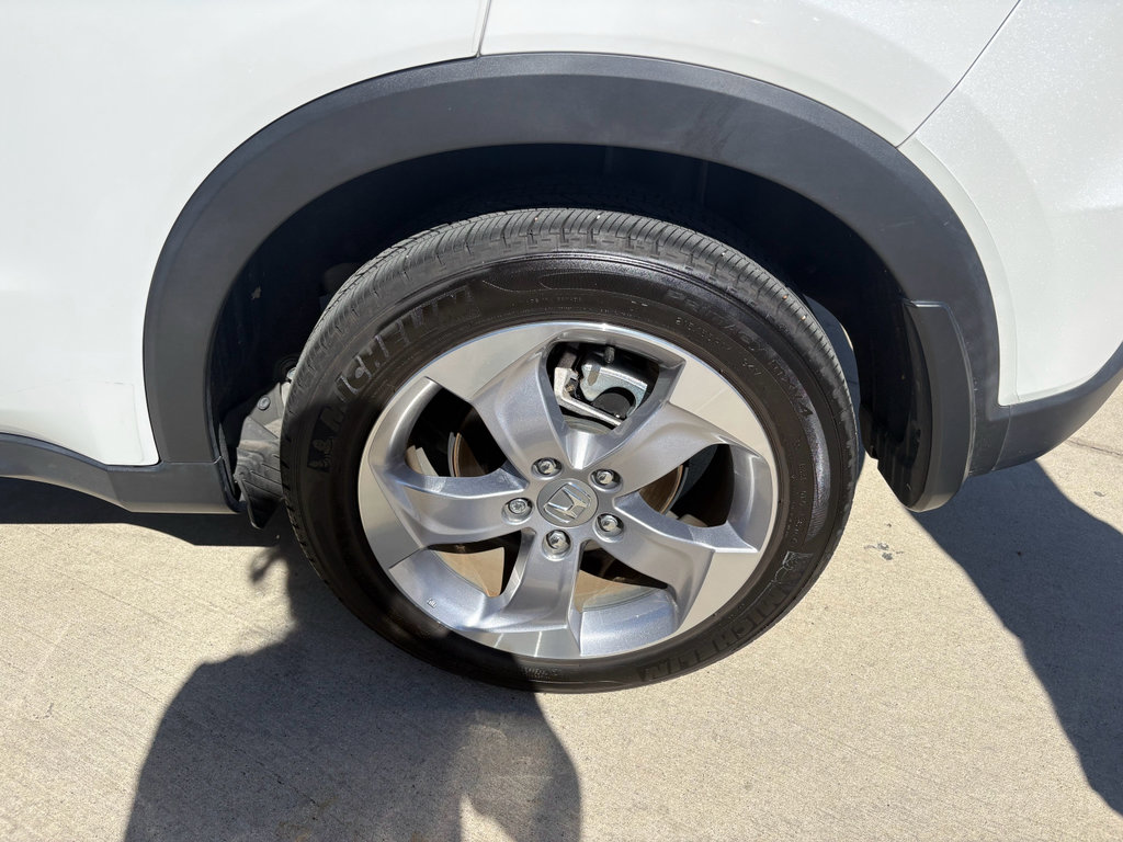 Certified 2022 Honda HR-V LX image 31