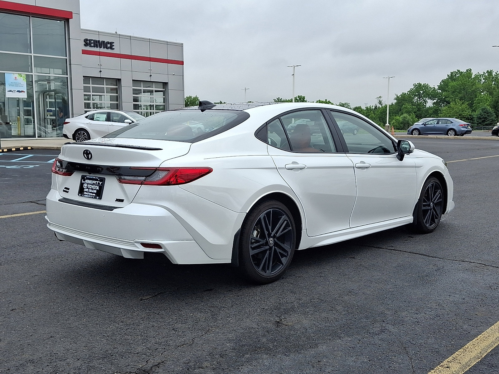 Used 2025 Toyota Camry XSE w/ Premium Plus Package AWD/4WD image 6