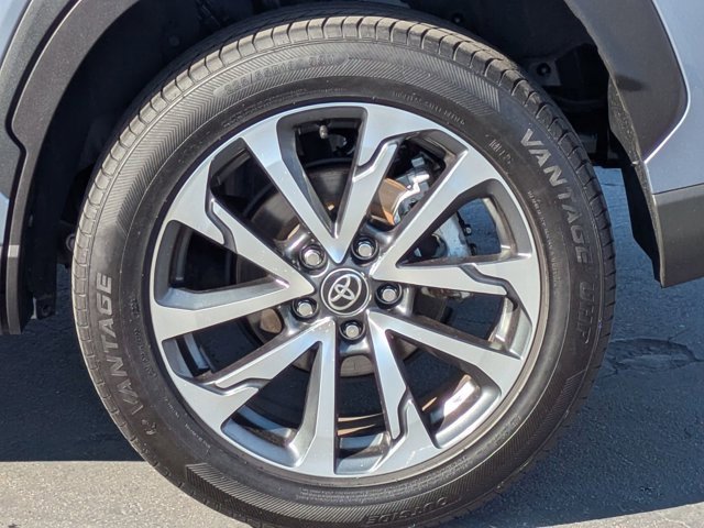 Used 2023 Toyota Corolla Cross XLE image 13