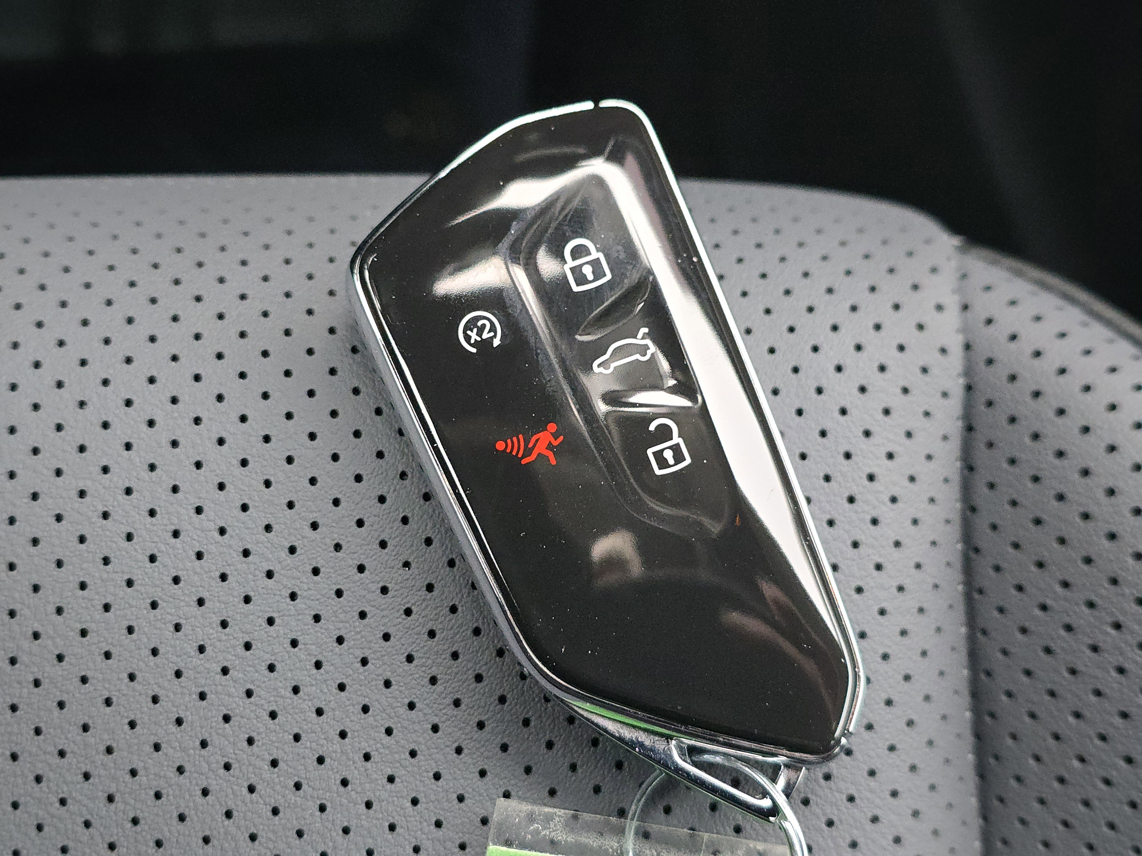 New 2026 Volkswagen Tiguan SE image 27