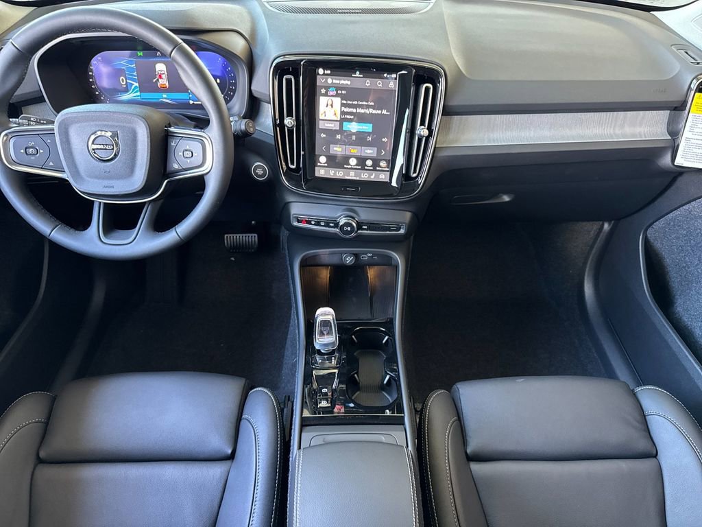 New 2026 Volvo XC40 B5 Ultra w/ Climate Package image 12