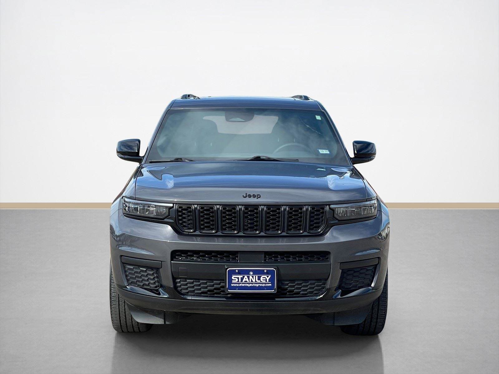 Used 2024 Jeep Grand Cherokee L Altitude image 2