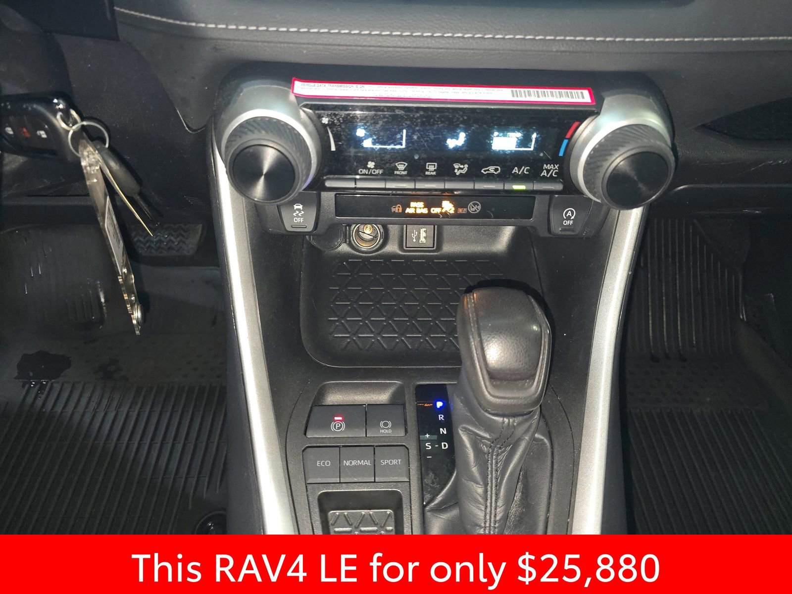 Used 2024 Toyota RAV4 LE image 29