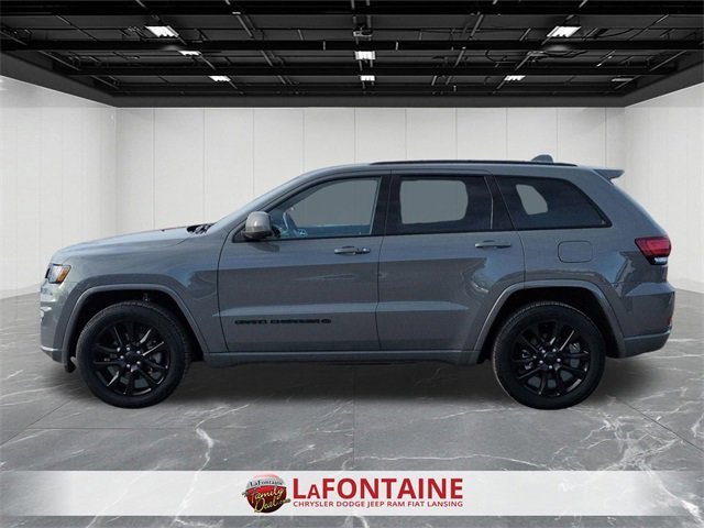 Certified 2022 Jeep Grand Cherokee Laredo X image 2