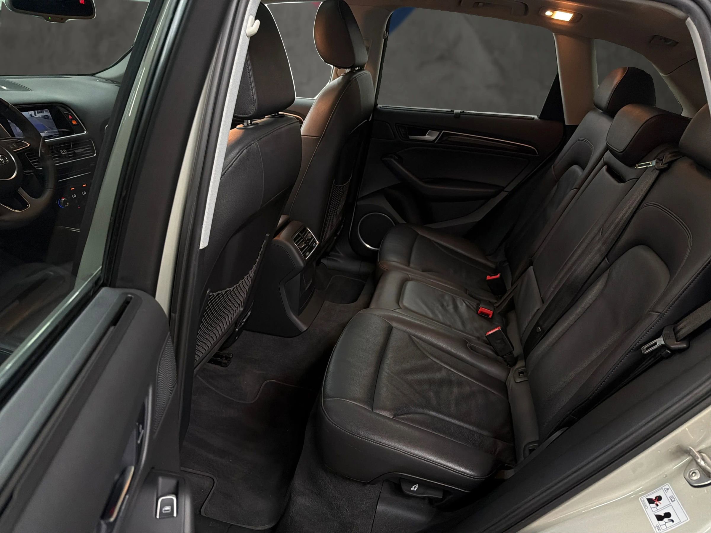 Used 2016 Audi Q5 3.0T Prestige image 32