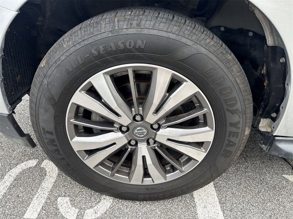 Used 2020 Nissan Pathfinder SV image 8