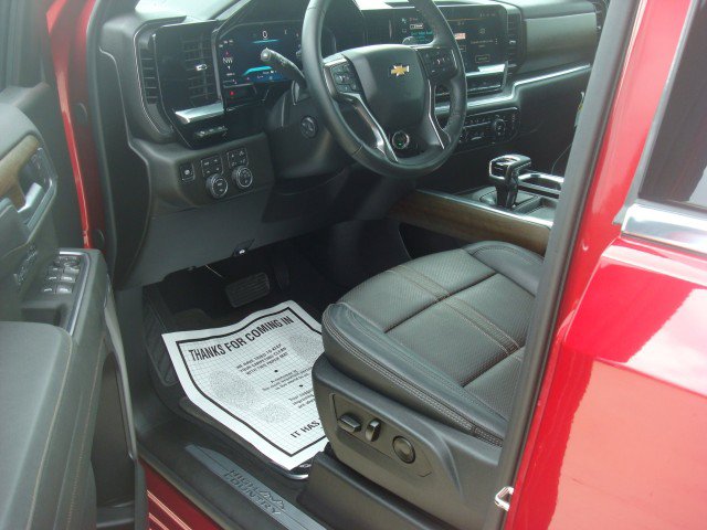 Certified 2026 Chevrolet Silverado 1500 High Country w/ Technology Package AWD/4WD image 15