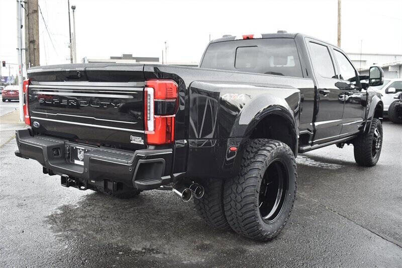 Used 2025 Ford F450 Platinum w/ Camper Package image 5