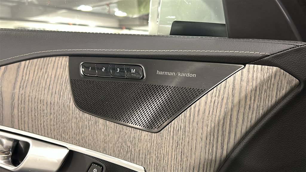 Certified 2023 Volvo XC90 B6 Ultimate w/ Protection Package Premier AWD/4WD image 20