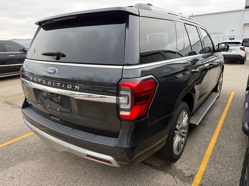 Used 2024 Ford Expedition Limited image 7