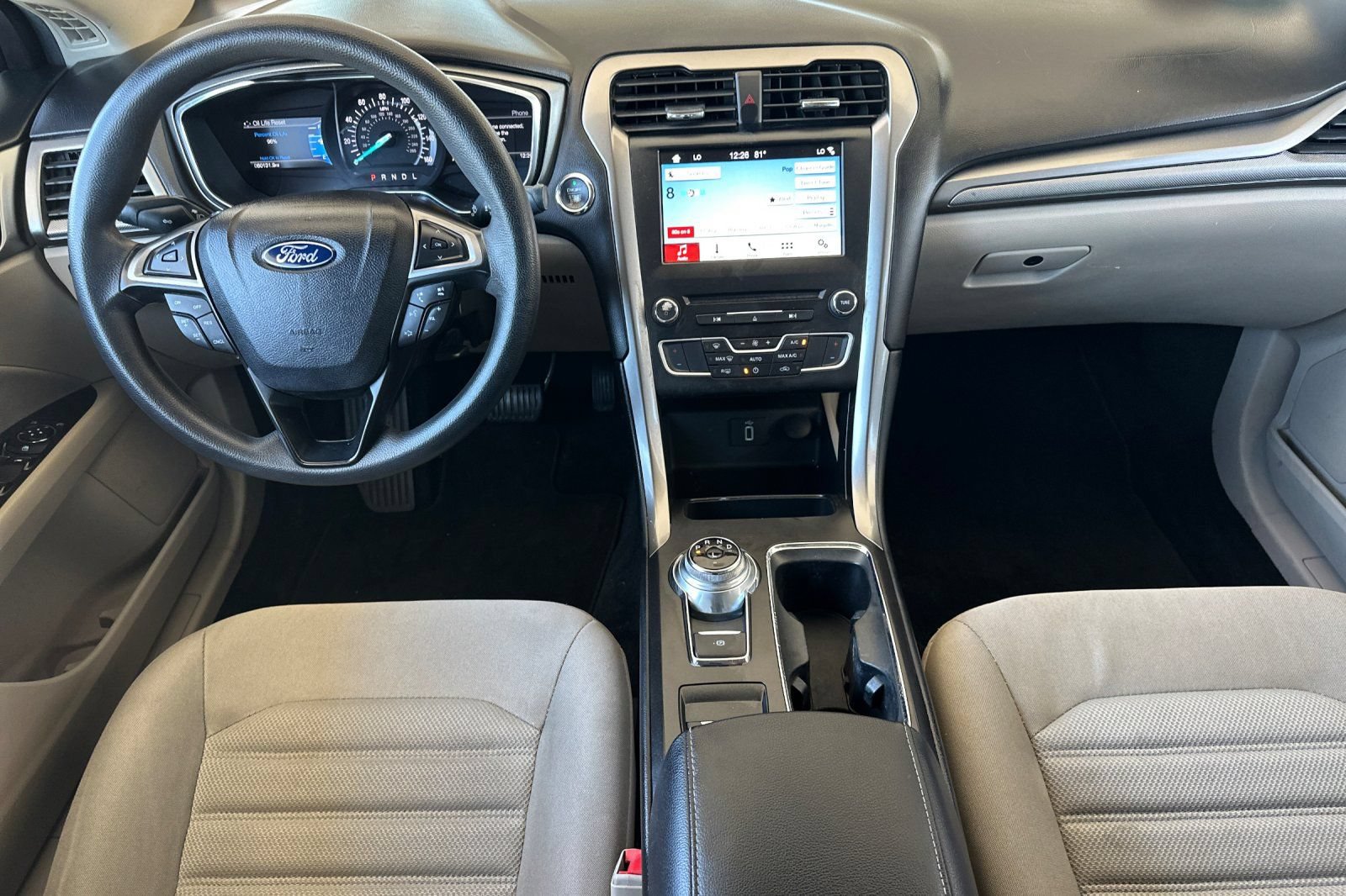 Used 2017 Ford Fusion SE w/ Fusion SE Technology Package FWD image 13
