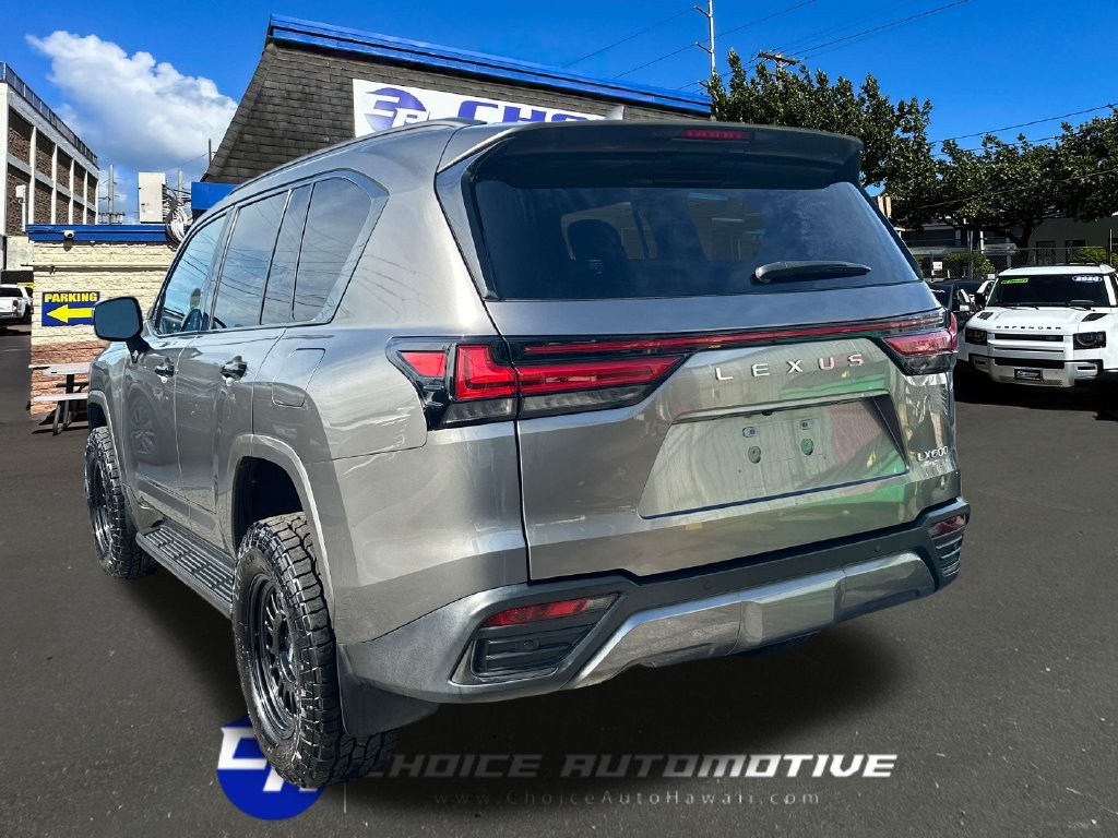 Used 2022 Lexus LX 600 4WD w/ Appearance Package image 5