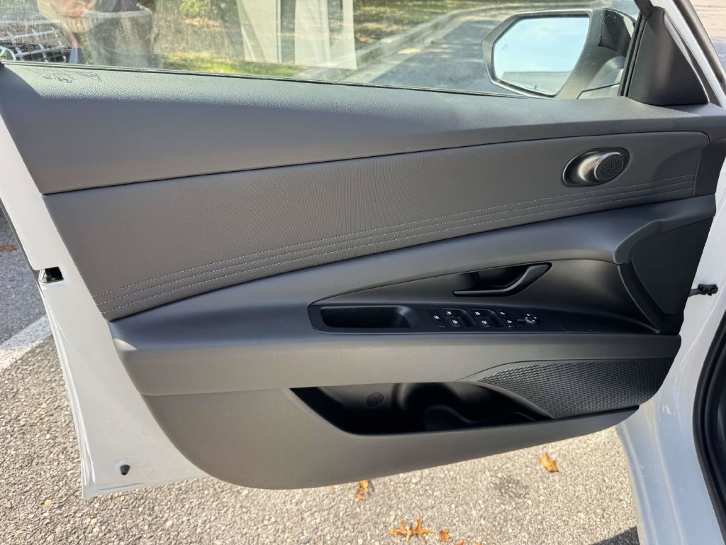 New 2026 Hyundai Elantra SEL Sport FWD image 12