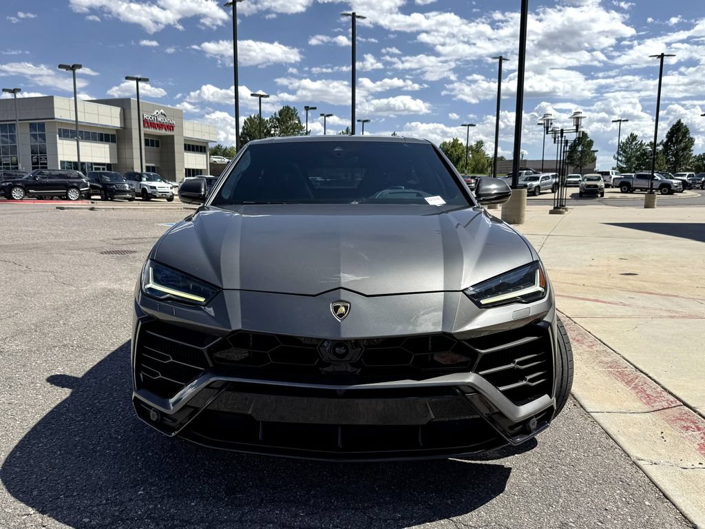 Used 2021 Lamborghini Urus AWD/4WD image 3