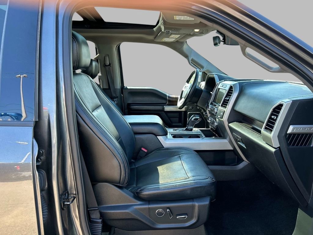 Used 2017 Ford F150 Lariat w/ Equipment Group 502A Luxury AWD/4WD image 17