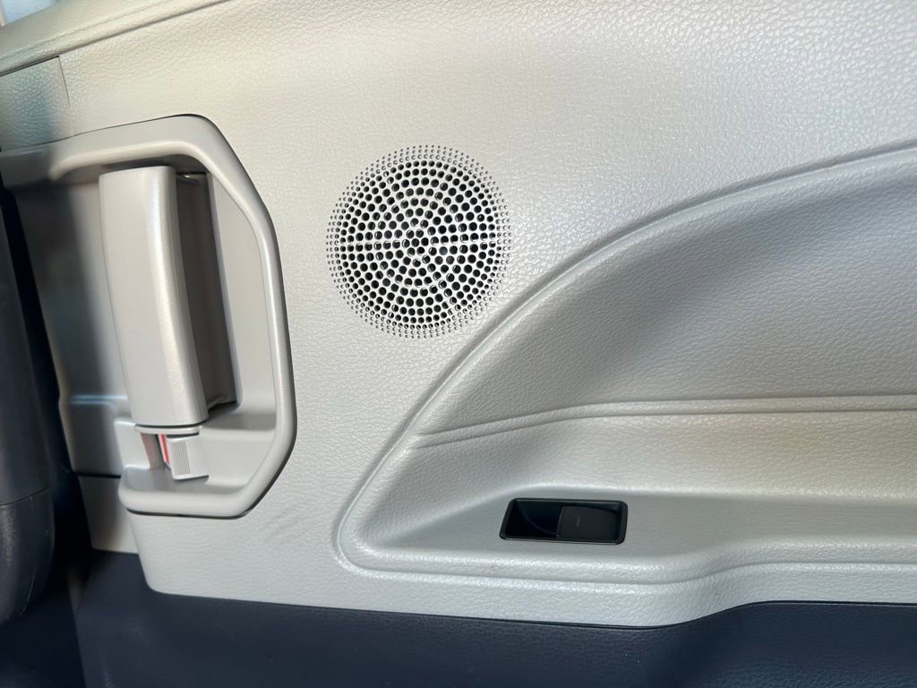 Used 2024 Toyota Sienna XLE image 53