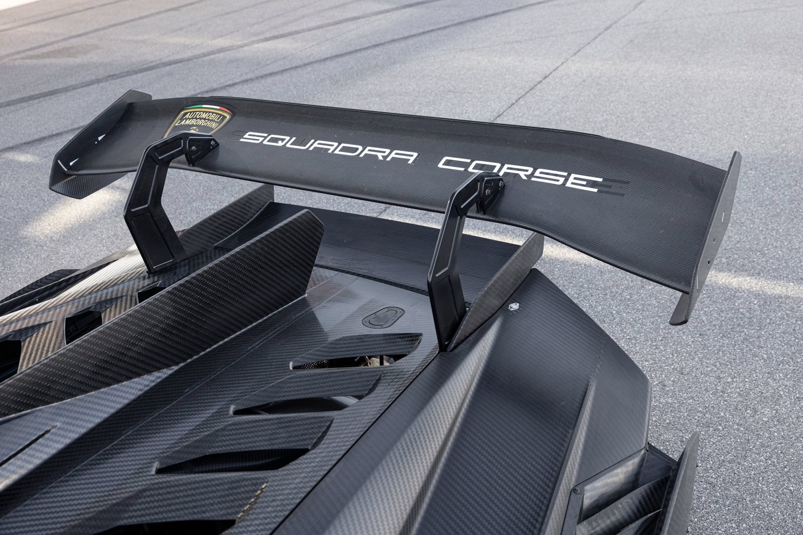 Used 2022 Lamborghini Huracan EVO RWD image 34