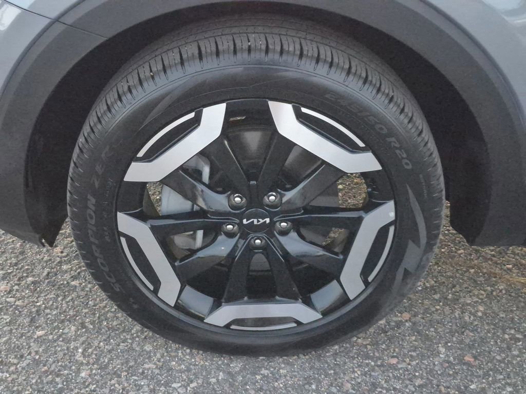 Certified 2025 Kia Telluride S image 21