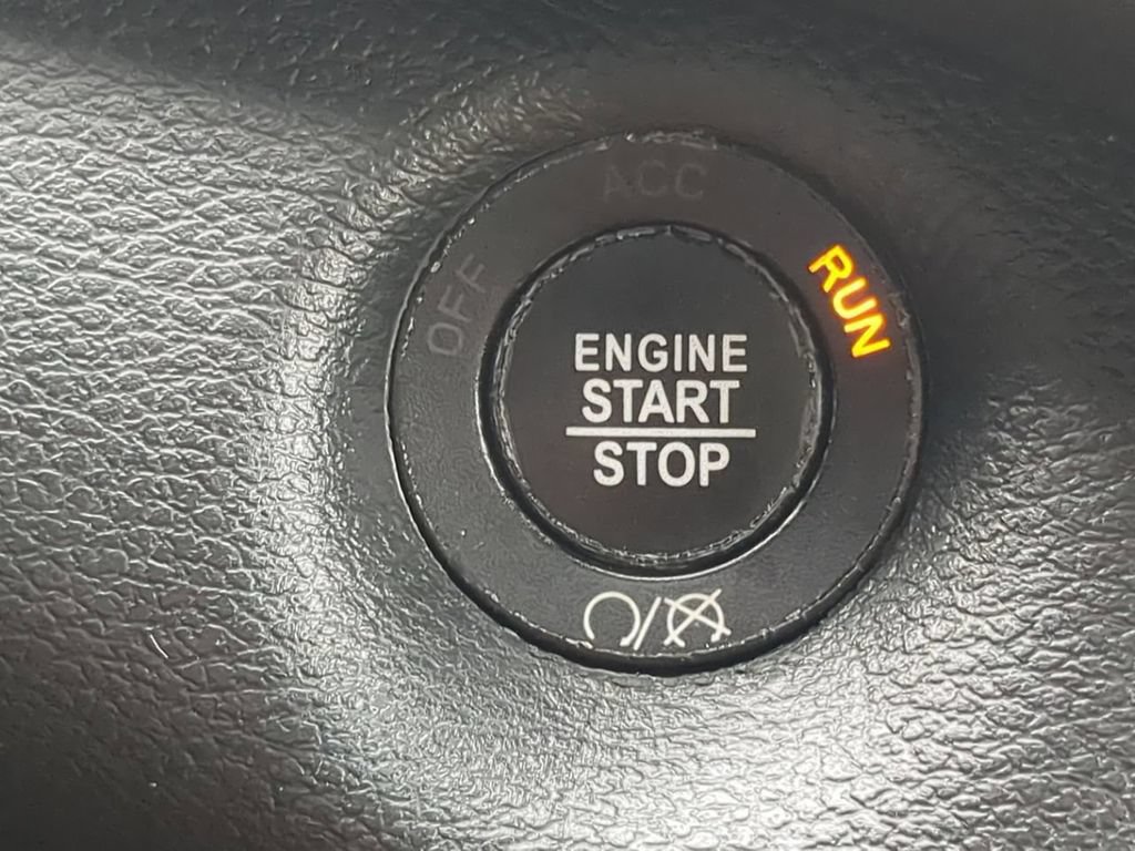 Used 2020 Jeep Cherokee Latitude Plus AWD/4WD image 22