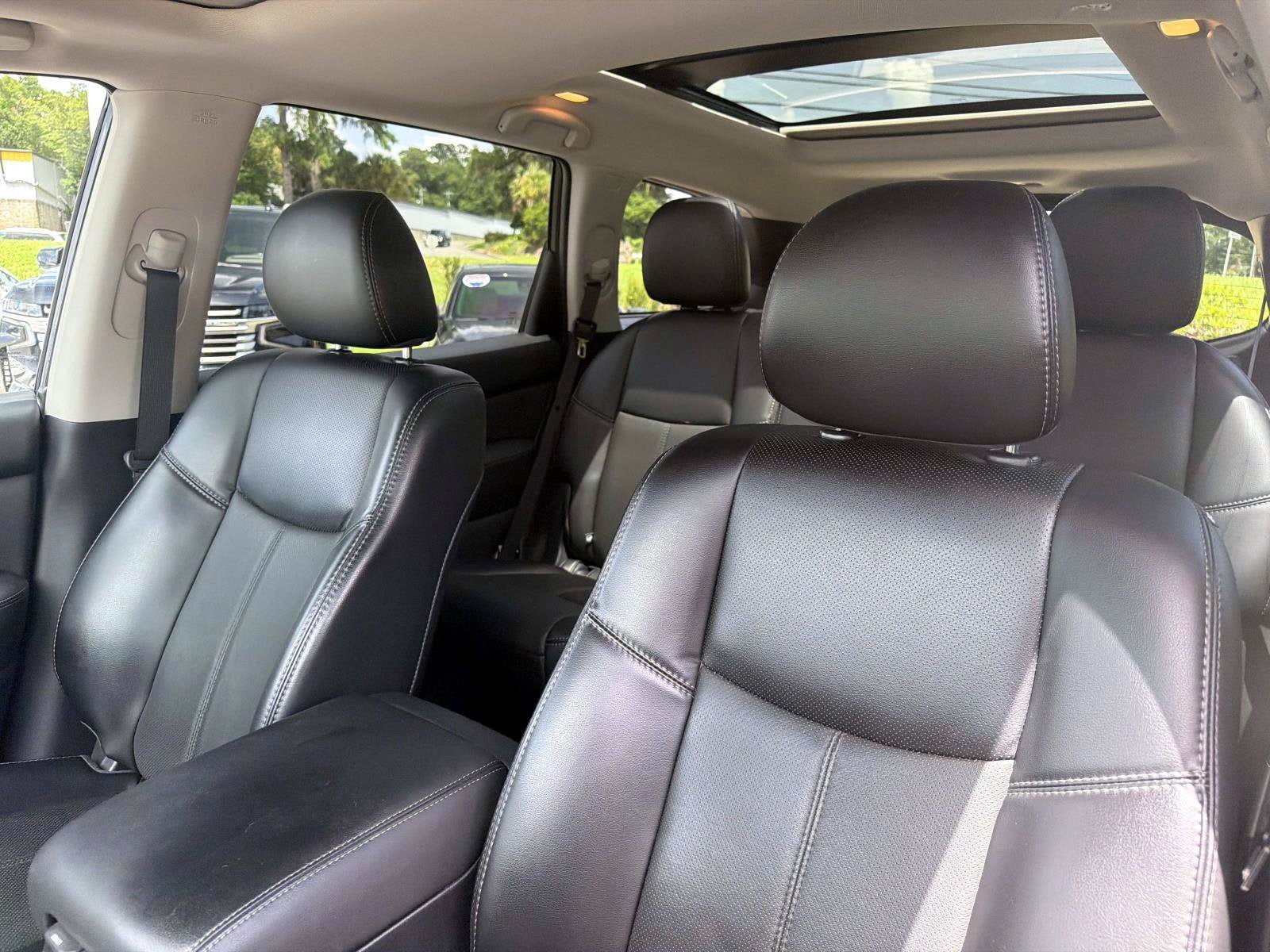 Used 2020 Nissan Pathfinder Platinum AWD/4WD image 23