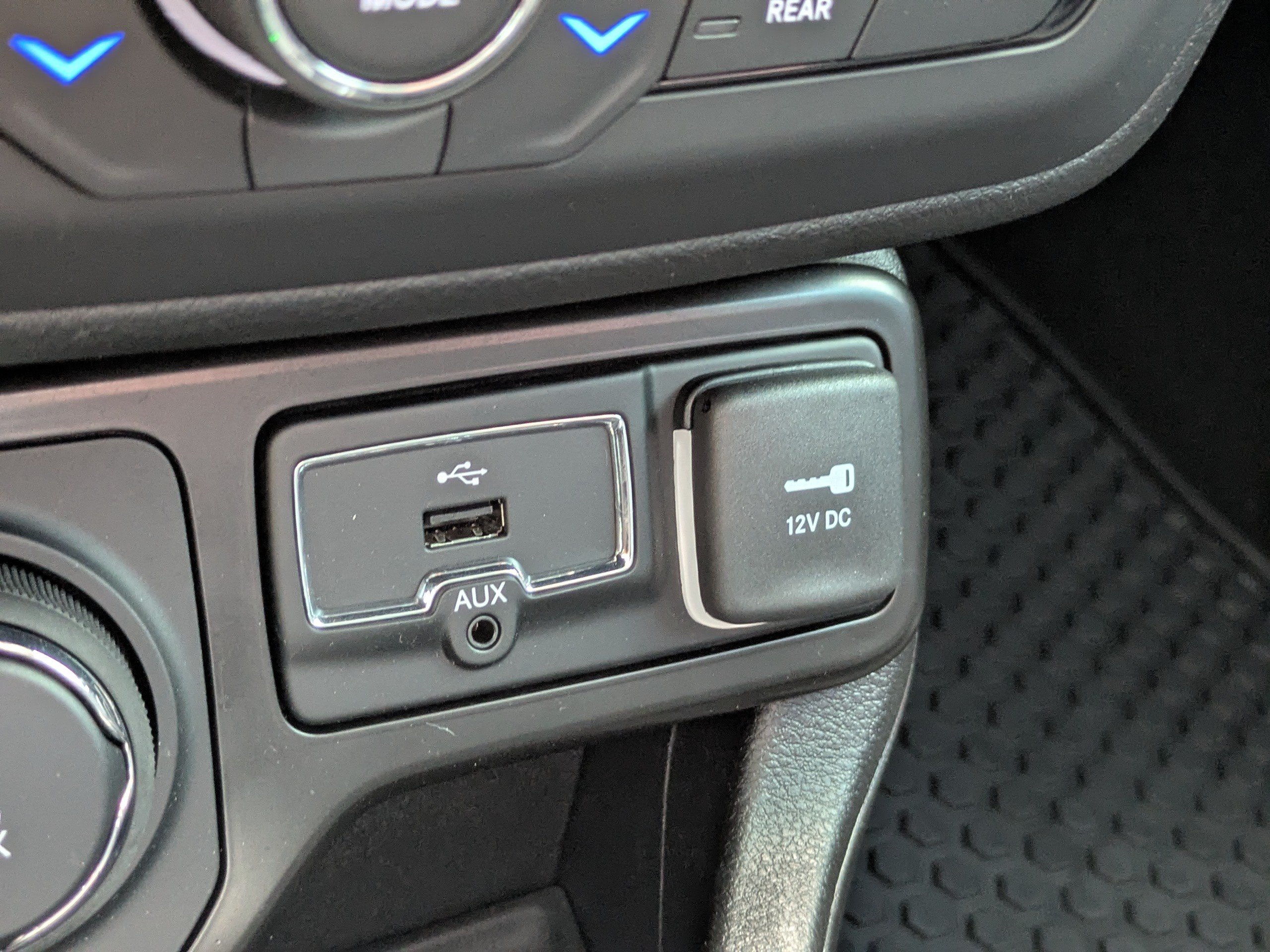 Used 2022 Jeep Renegade Latitude AWD/4WD image 23