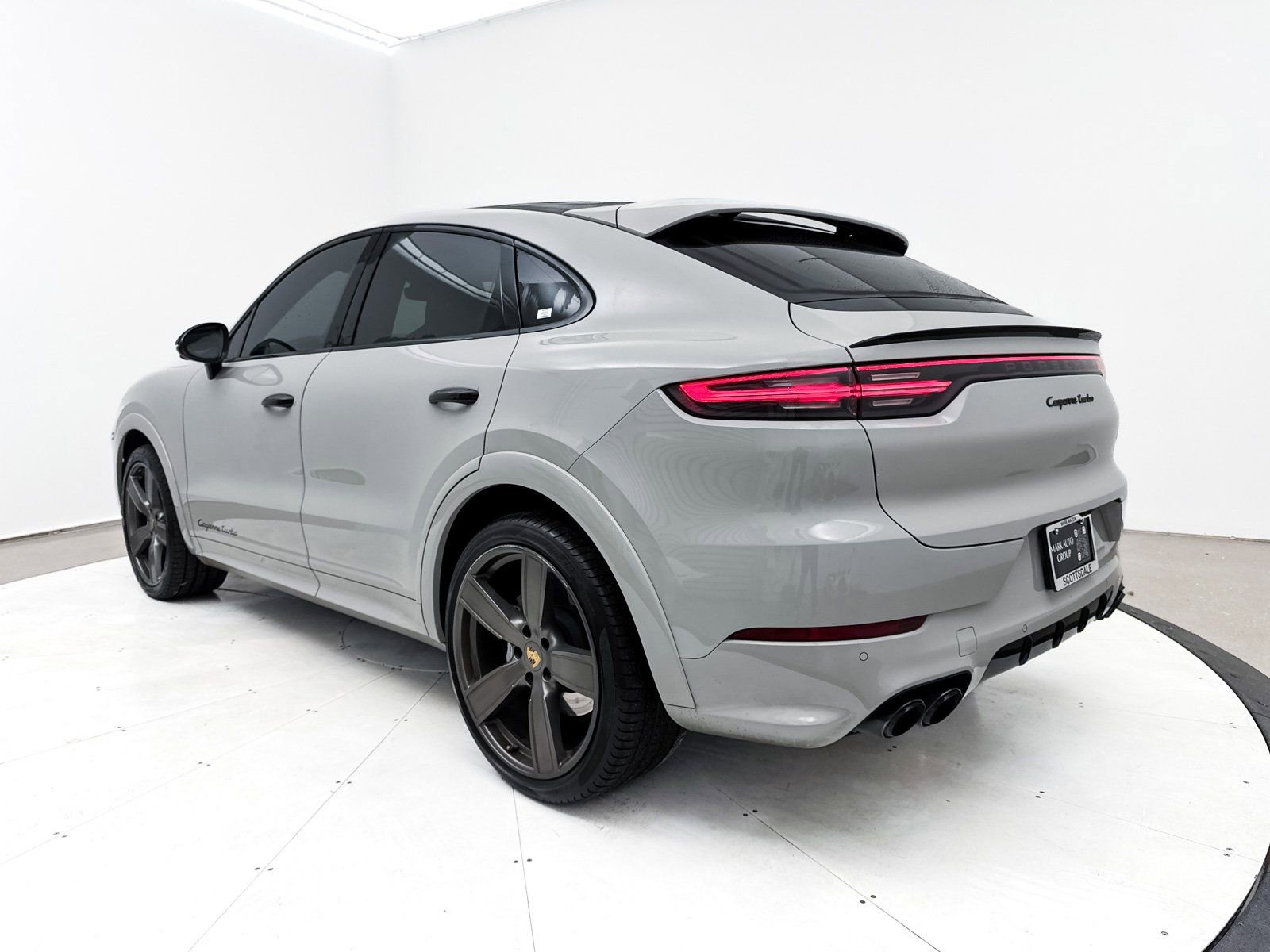Used 2022 Porsche Cayenne Turbo image 21