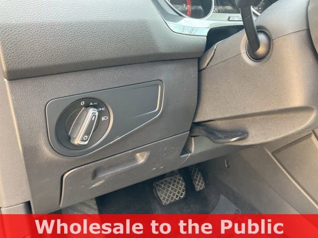 Used 2018 Volkswagen Tiguan S image 12