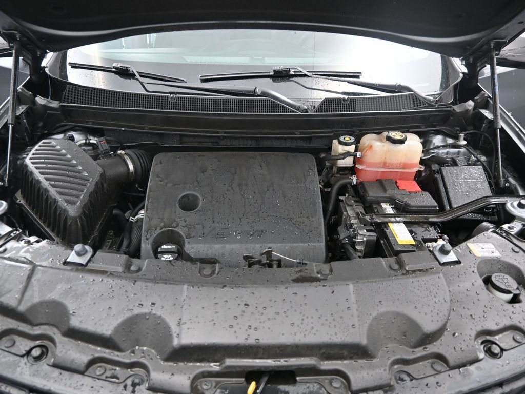 Used 2020 Chevrolet Traverse LS image 11