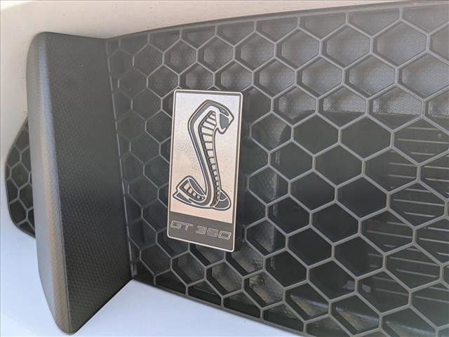 Used 2016 Ford Mustang Shelby GT350 w/ Technology Package image 29