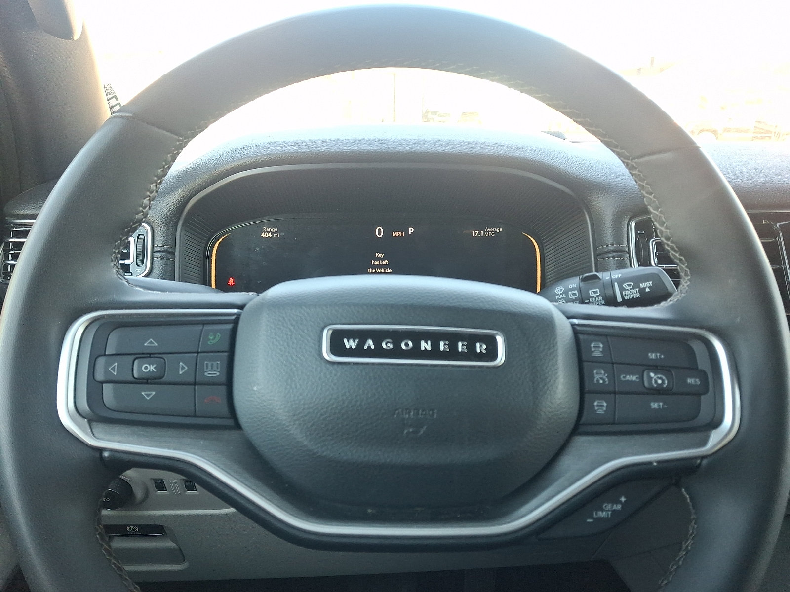 Used 2025 Jeep Wagoneer Series II w/ 8-Passenger Seating Package AWD/4WD image 19
