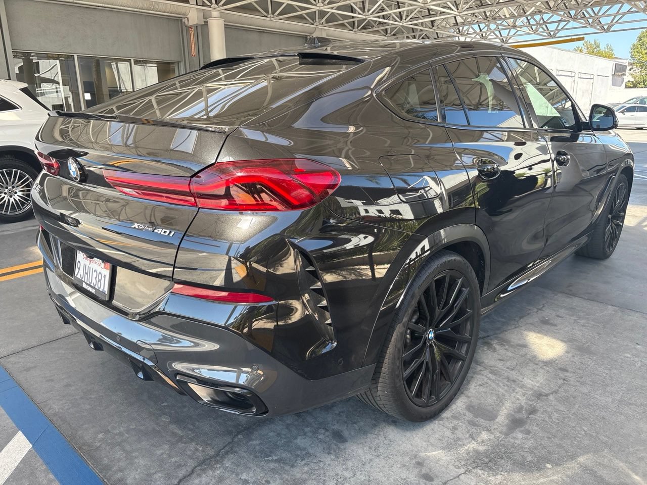 Used 2024 BMW X6 xDrive40i w/ Executive Package AWD/4WD image 5