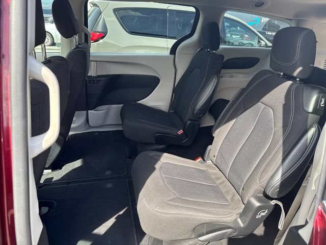 Used 2023 Chrysler Voyager LX FWD image 14