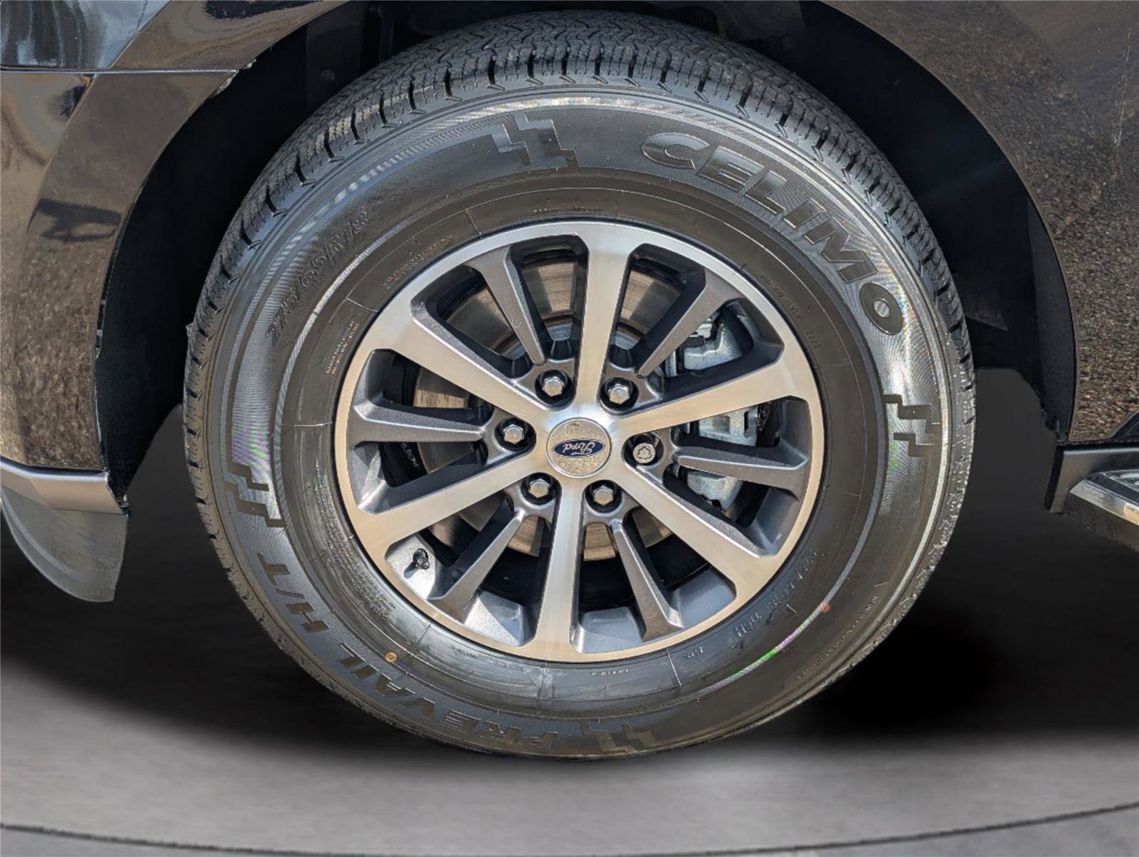 Used 2018 Ford Expedition XLT w/ Equipment Group 202A RWD image 31