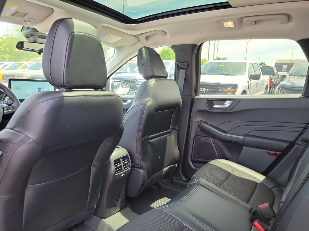 New 2026 Ford Escape SE FWD image 16