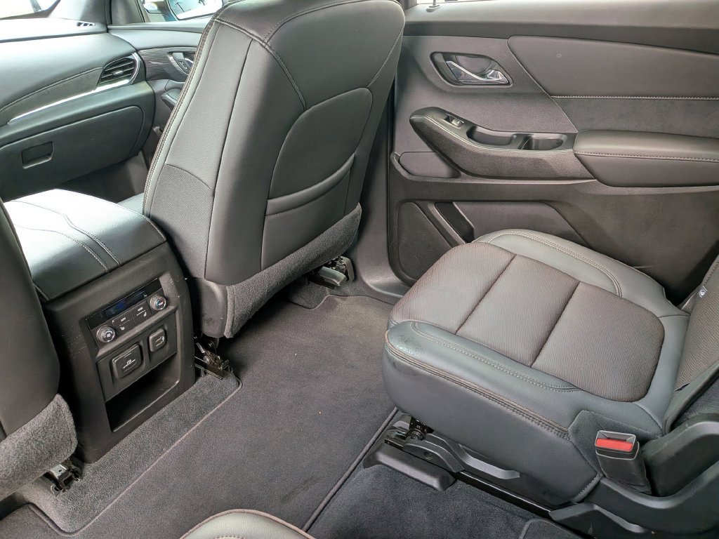 Used 2023 Chevrolet Traverse High Country FWD image 37