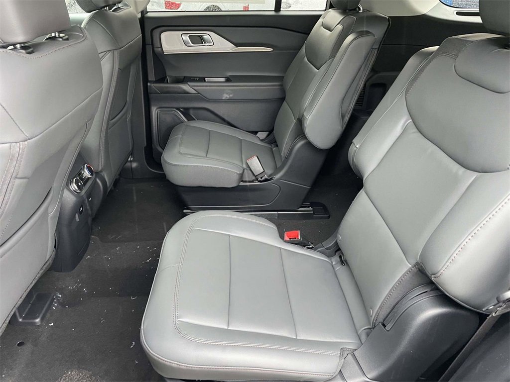 New 2026 Ford Explorer Active w/ Active Comfort Package image 11