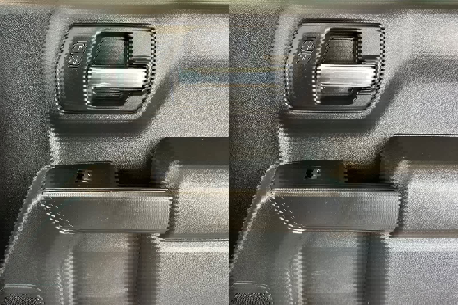 Used 2022 Chevrolet Silverado 1500 Custom image 18